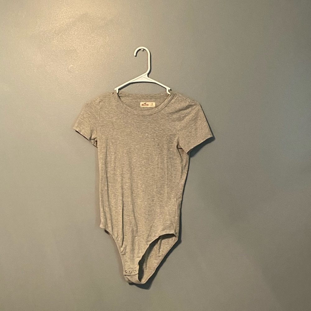 Gray short sleeve bodysuit